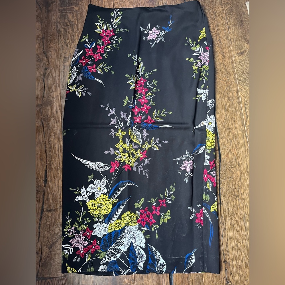 Diane Von Furstenburg Silk Pencil Skirt - Size 6